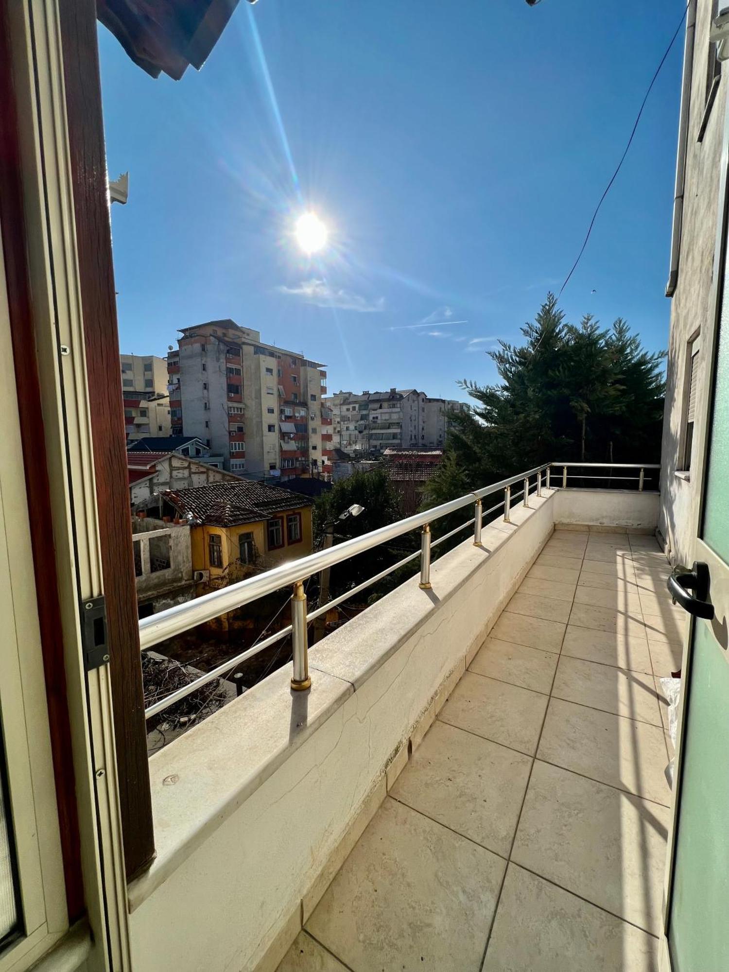 Apartment Xhomlliku