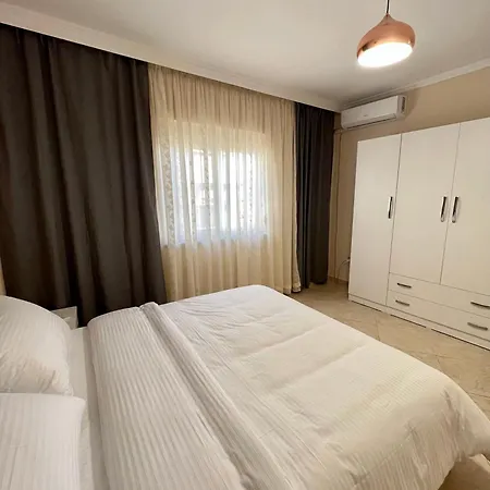 Xhomlliku Apartment Tirana Exterior photo